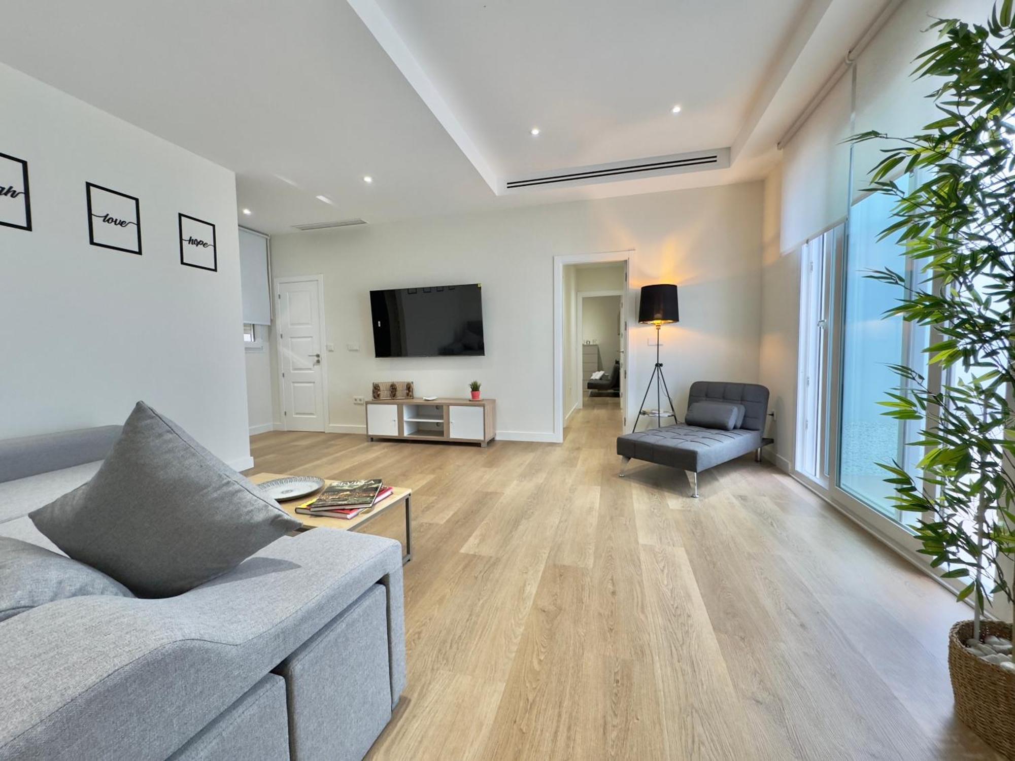 Aparthome Sanroman * Sevilla