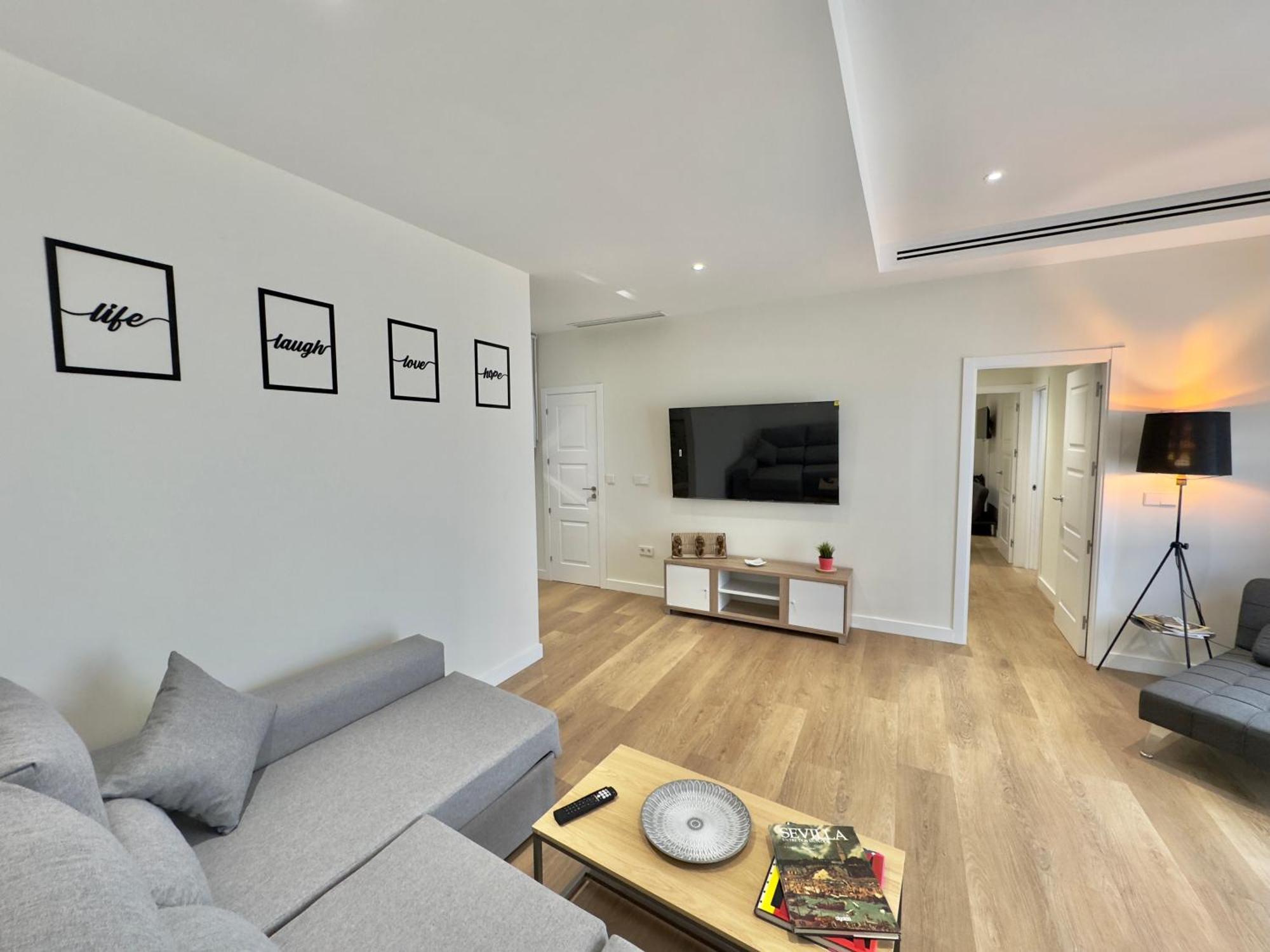 Aparthome Sanroman * Sevilla